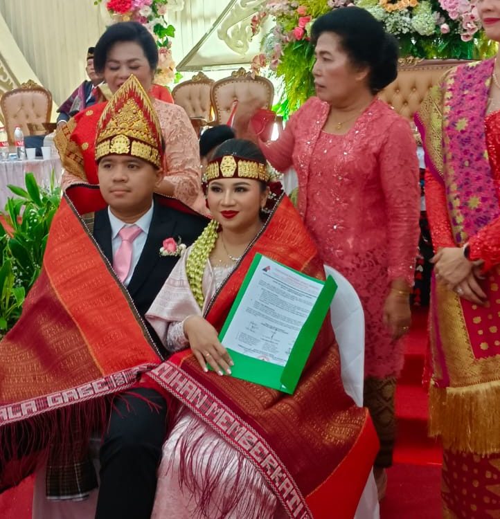Pesta Adat Clarita br Pasaribu dan Cris Siregar tgl 16 November di Gedung Nahanson Jatiasih Bekasi