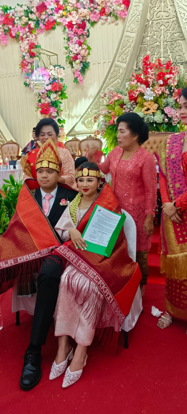 Pesta Adat Clarita br Pasaribu dan Cris Siregar tgl 16 November di Gedung Nahanson Jatiasih Bekasi